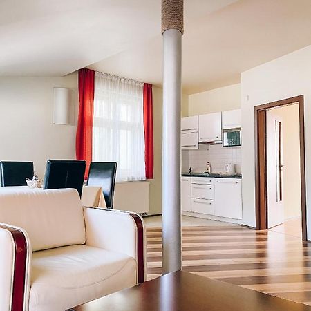 Riverside Apartments Thalia Карлові Вари Екстер'єр фото