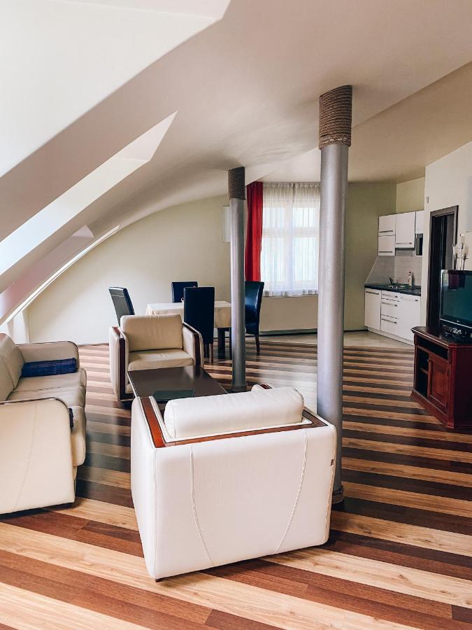 Riverside Apartments Thalia Карлові Вари Екстер'єр фото