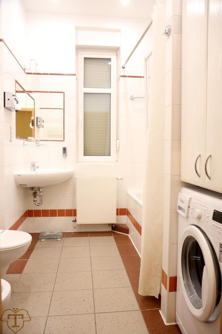 Riverside Apartments Thalia Карлові Вари Екстер'єр фото